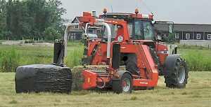 balen in plastic gewikkeld